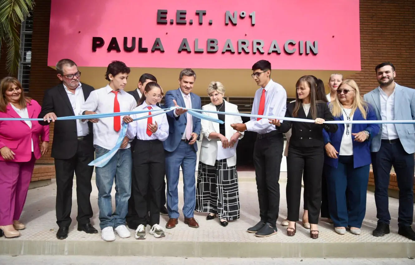 El Gobernador Zdero ratificó su compromiso con la educación al inaugurar la refacción de la Escuela Técnica de Villa Ángela