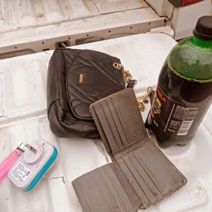 Corrientes: ladrones se pelearon y olvidaron el botin en plena calle