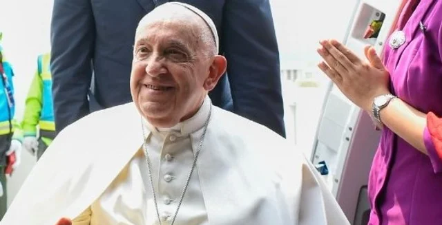 El Papa permanece «estable» pero su pronóstico sigue siendo «reservado»