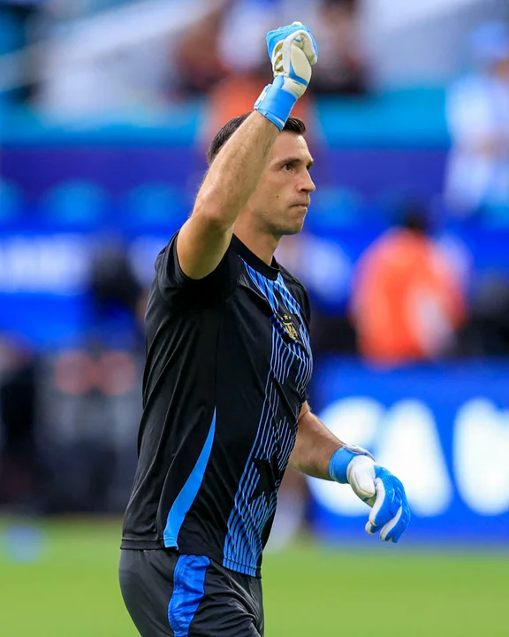 El ´Dibu´ Martínez reveló el trabajo que realiza con su psicóloga para convivir con la confianza y la presión