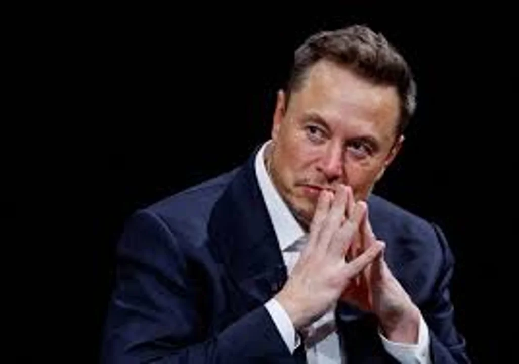 Elon Musk califica a un gobernador de «Imbécil» por burlarse de la caída de acciones de Tesla