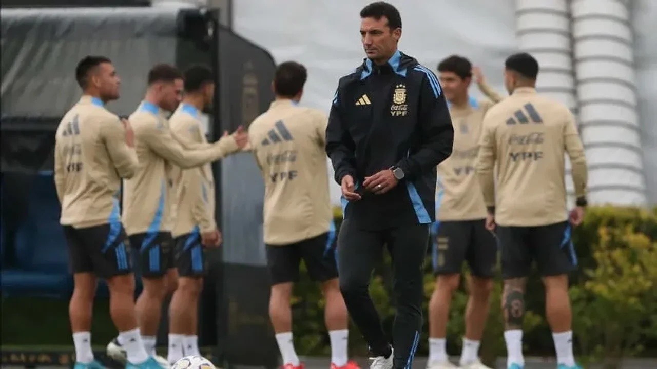 Lionel Scaloni sorprende con dos nombres en la Selección argentina para visitar a Uruguay