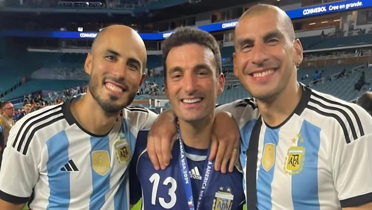 Fue parte de una Copa América con Lionel Scaloni, jugó el sábado y desde el domingo es DT de sus compañeros
