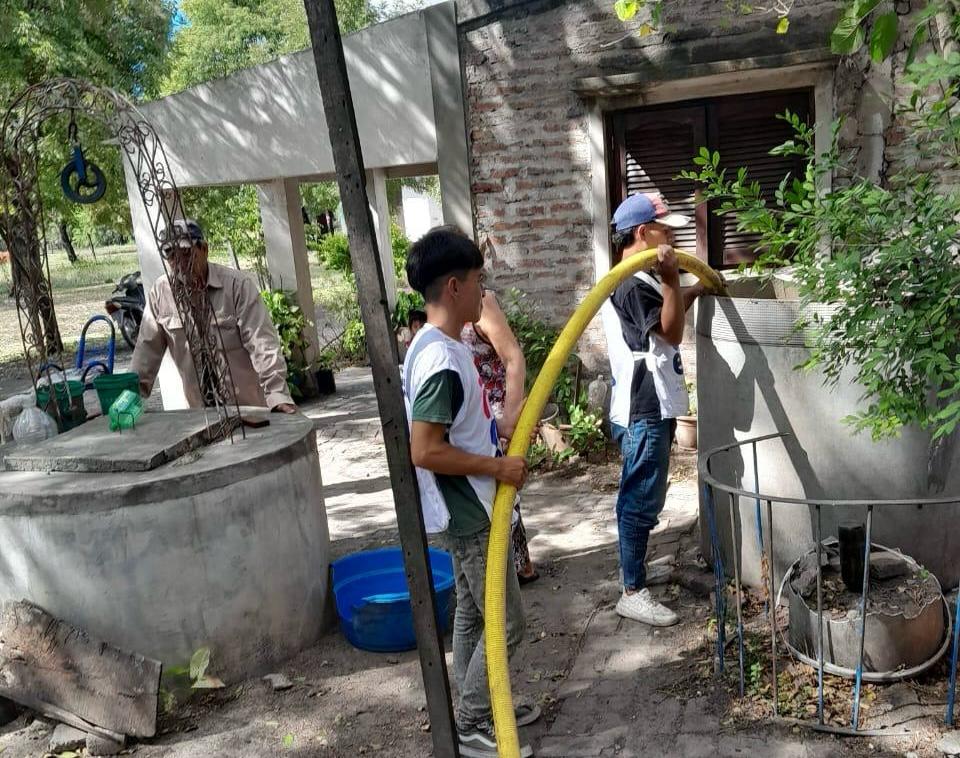Machagai: el Gobierno Provincial suministra y lleva agua potable a  distintos barrios