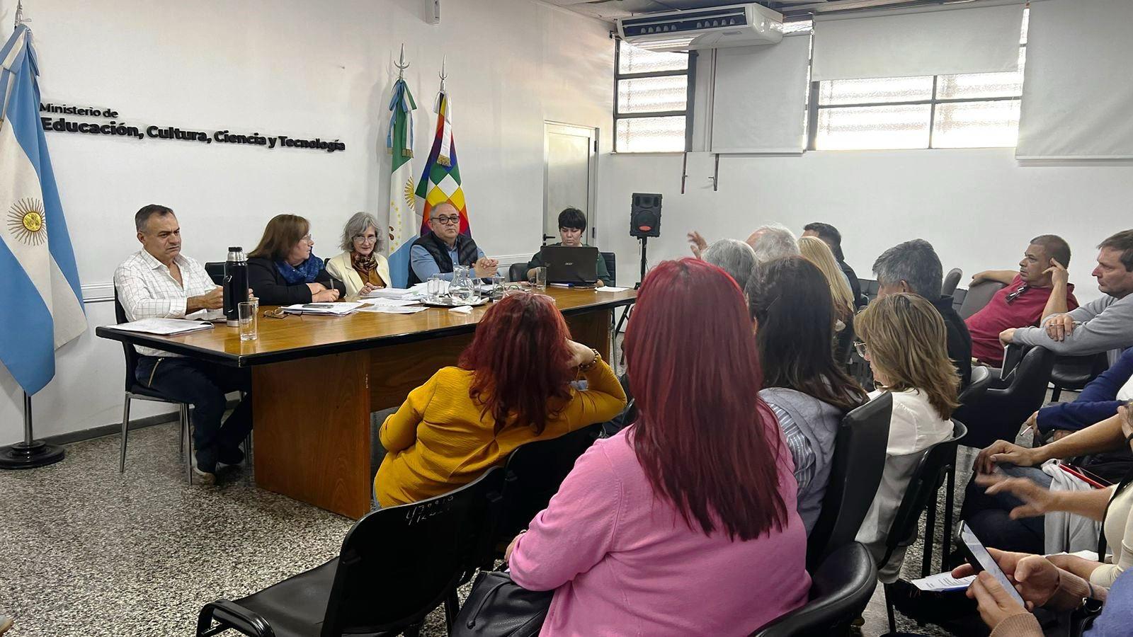 Plan de estabilidad laboral  docente: en cumplimiento de la Ley Nº 3896- e Educación comenzó con la titularización de cargos en nivel superior