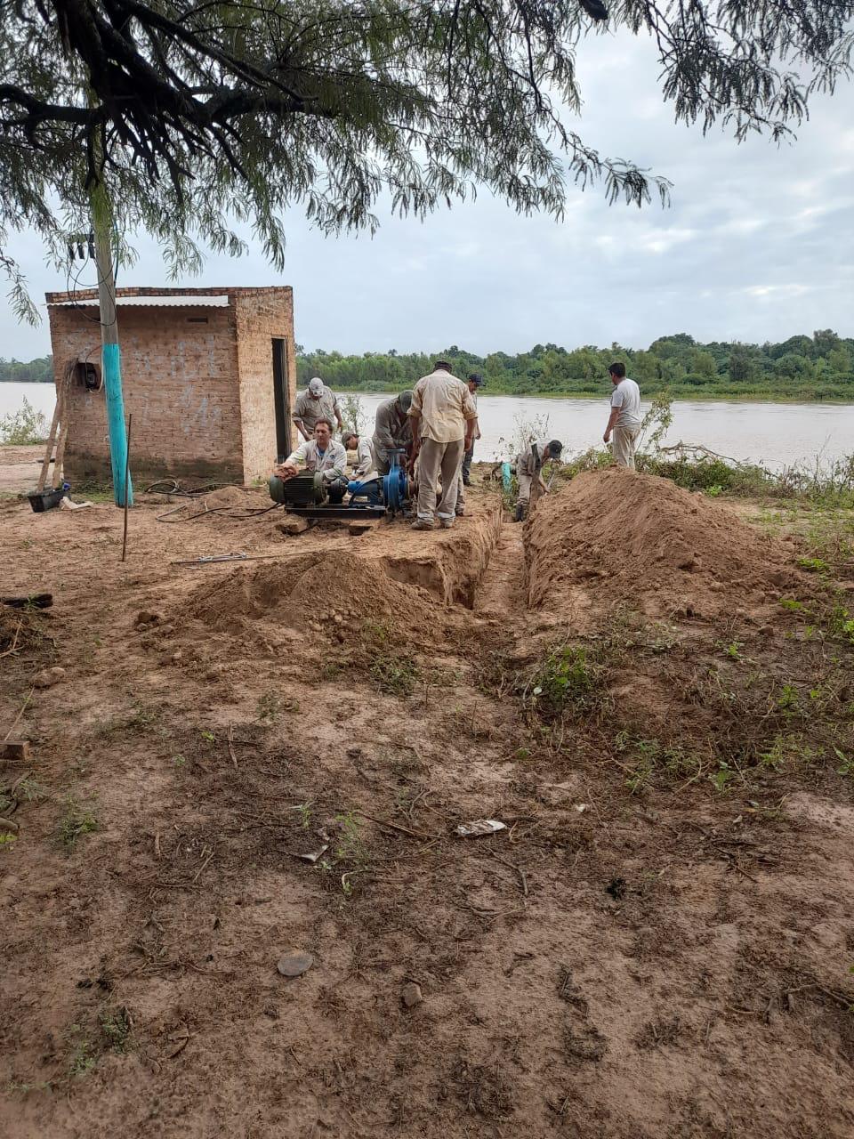 Crecida del Río Bermejo: SAMEEP ejecuta acciones para mantener el funcionamiento de la planta potabilizadora de El Sauzalito
