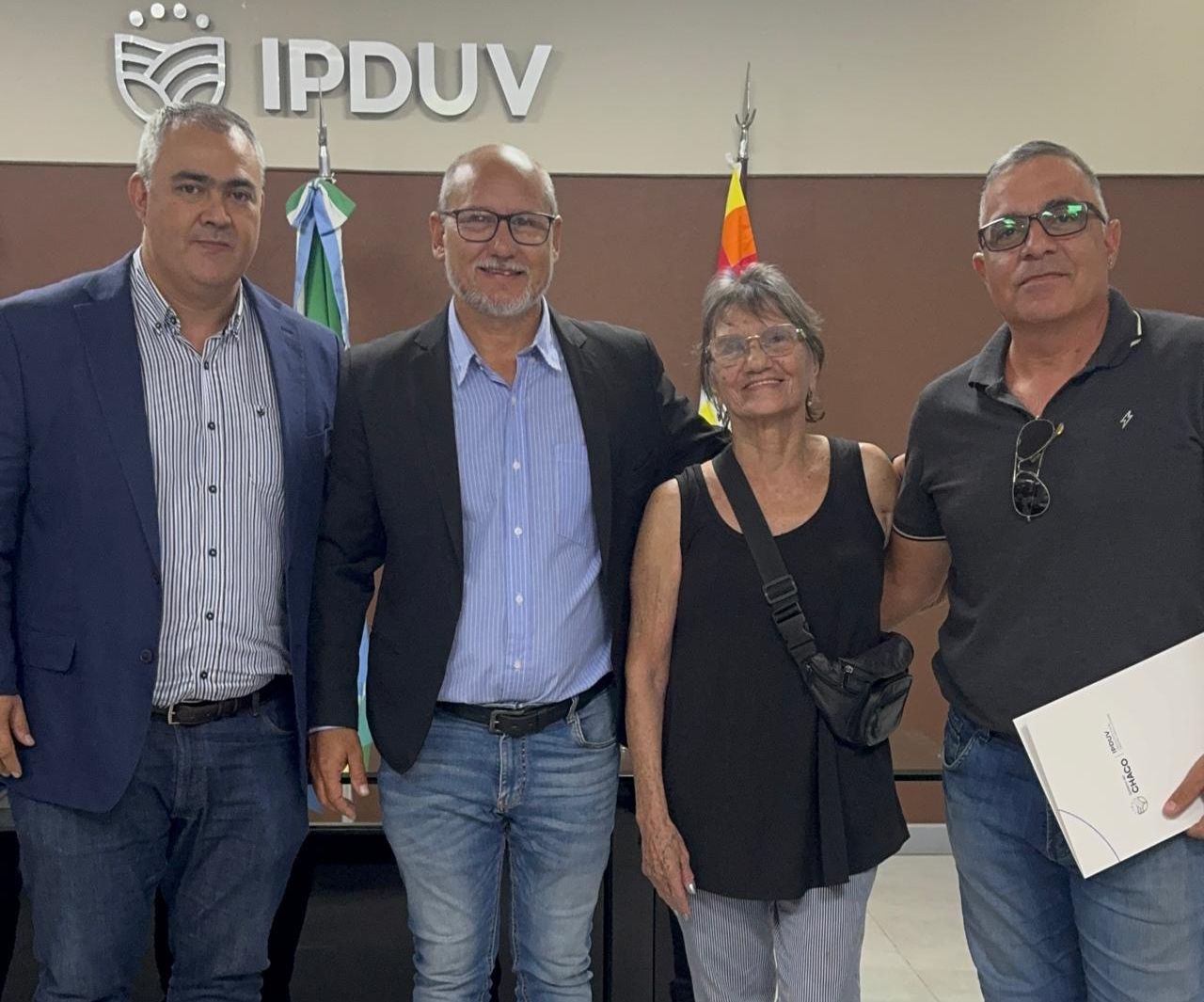 Chaco a la Obra: la felicidad de los primeros vecinos en recibir el crédito del IPDUV