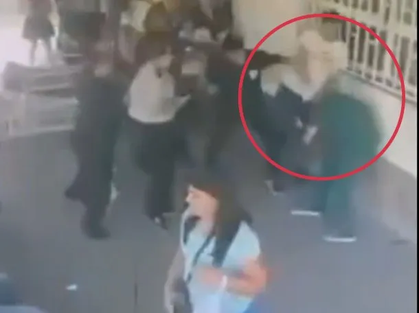 (Video) Santa Fe: golpeó salvajemente a un médico por la demora que había en la guardia