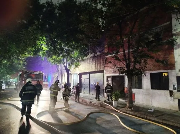 Constitución: impresionante incendio en un hotel deja cuatro heridos