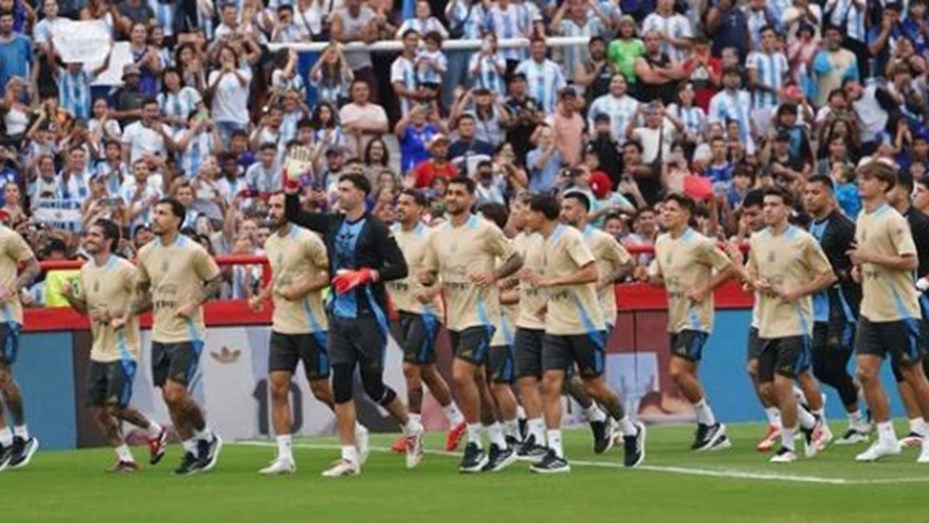 Solidaridad con Bahía Blanca: la Selección argentina vivió una fiesta en la cancha de Huracán