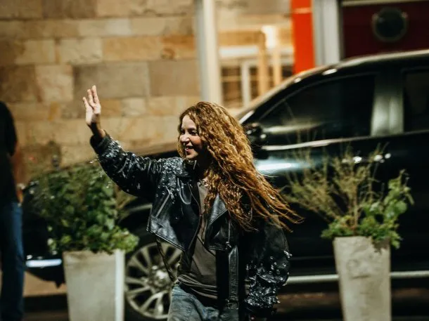 Shakira se despidió de Argentina rodeada de su familia y fanáticos