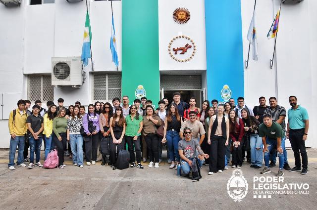 Estudiantes de la Facultad de la Cuenca del Plata se formaron sobre el funcionamiento de la Legislatura