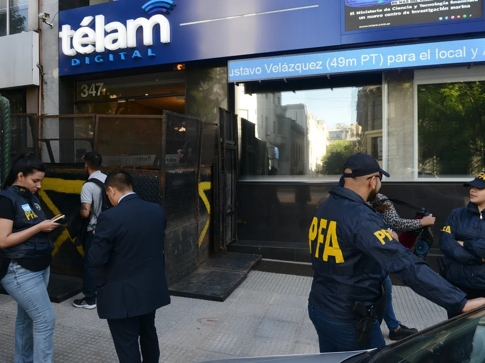 Cinco empresas públicas fueron transformadas en Sociedades Anónimas: Télam fue disuelta y AGP absorbida