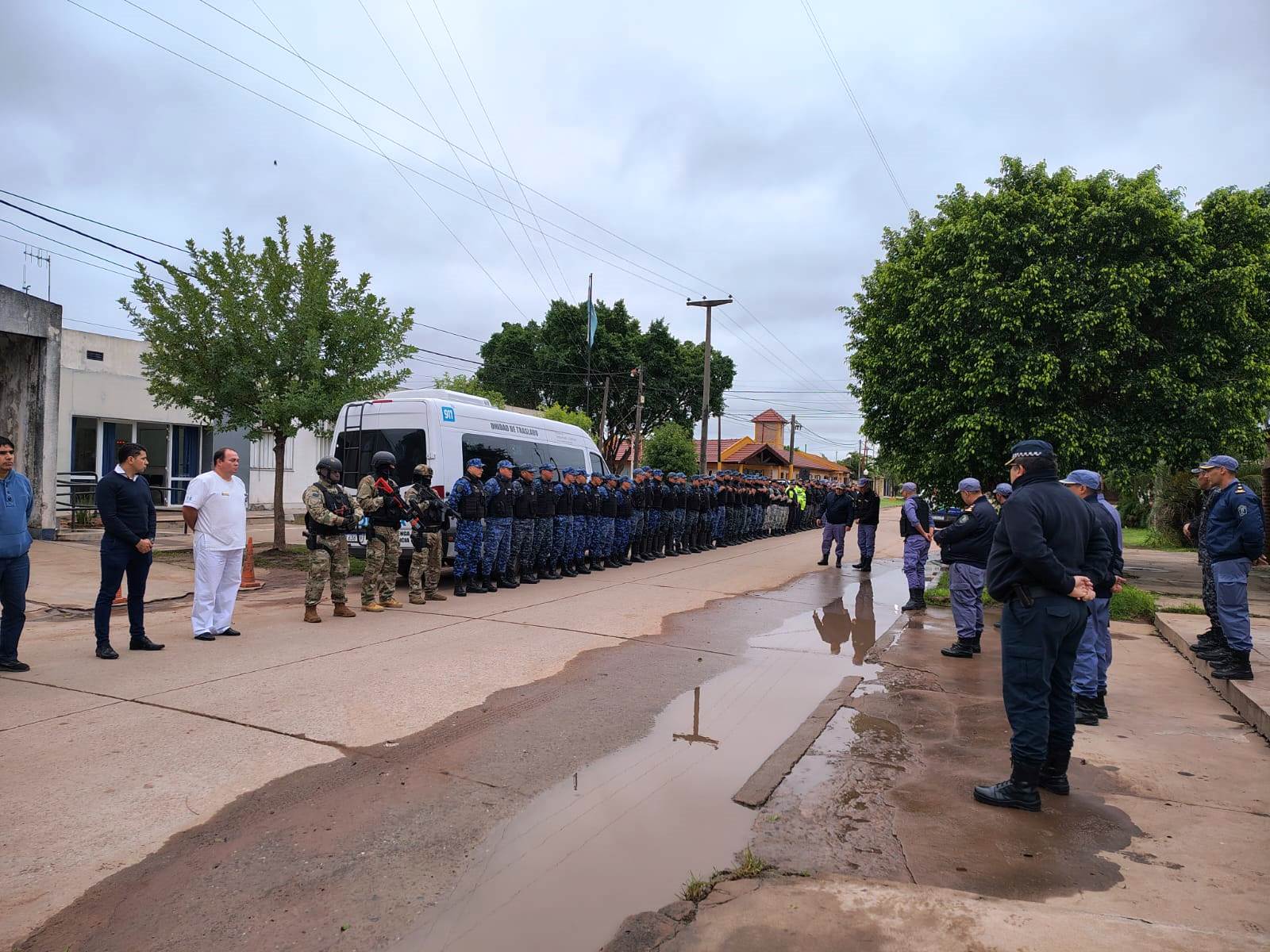 Traslado de 24 detenidos desde Tres Isletas al Complejo Penitenciario N° 2