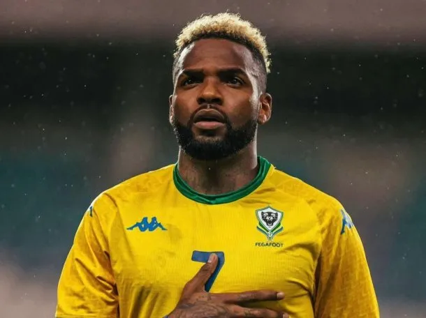 Tragedia en China: murió el delantero Aaron Boupendza tras caer desde un edificio