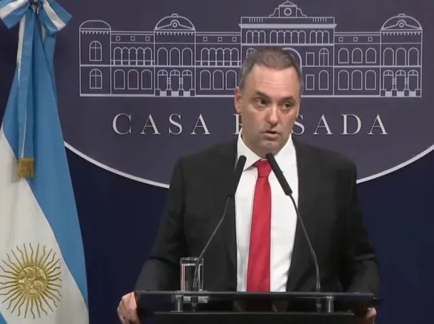 Manuel Adorni aseguró que el acuerdo con el FMI se aprobará este viernes