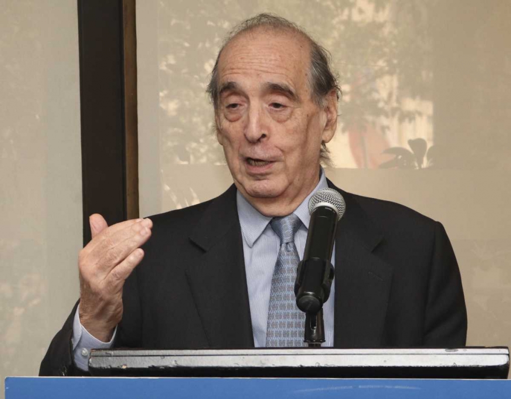 Arriazu: “El préstamo del FMI es positivo, pero insuficiente para levantar el cepo”