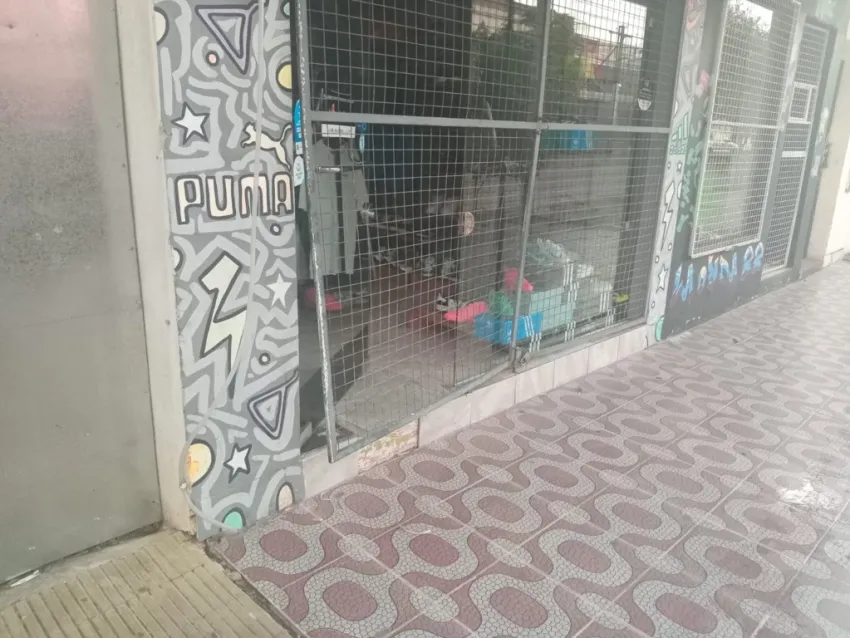 Robo en Sáenz Peña: detienen a dos menores de 12 y 13 años en un local deportivo