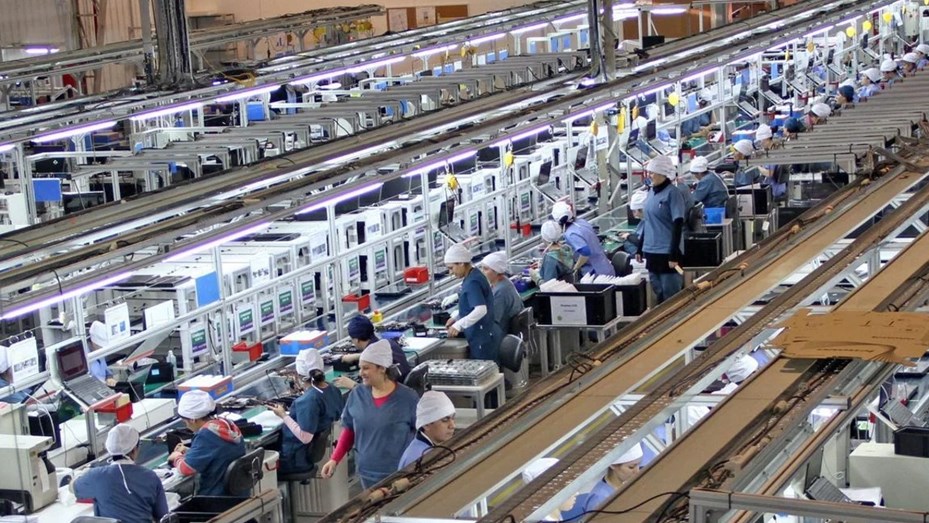 «Esta medida responde al acuerdo con el FMI»: gobernador fueguino criticó la baja de aranceles a electrónicos