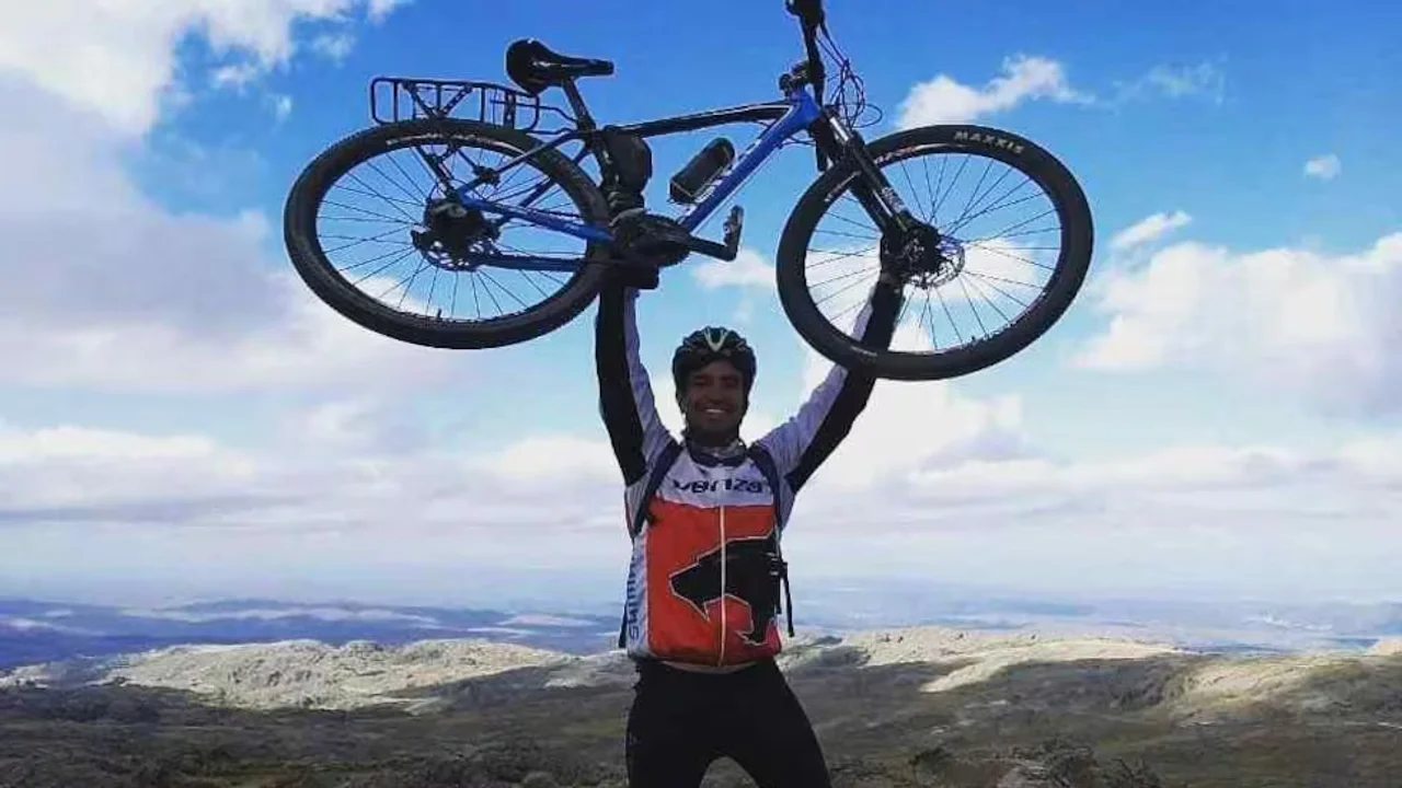 Inseguridad en Córdoba: le robaron la bicicleta al ciclista que pedaleó hasta Qatar para el Mundial
