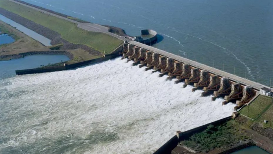 Argentina y Paraguay firmaron un acuerdo sobre Yacyretá que permitirá bajar el costo de la energía