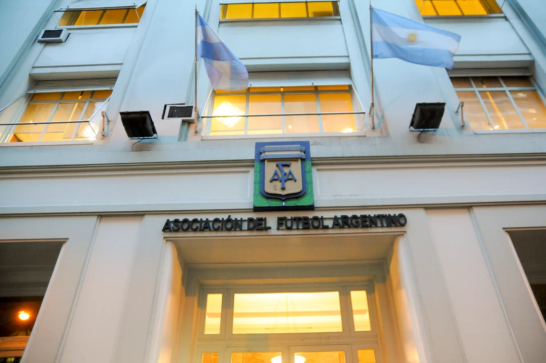 La AFA presentó un acuerdo histórico con Win Investments para financiar a los clubes del fútbol argentino