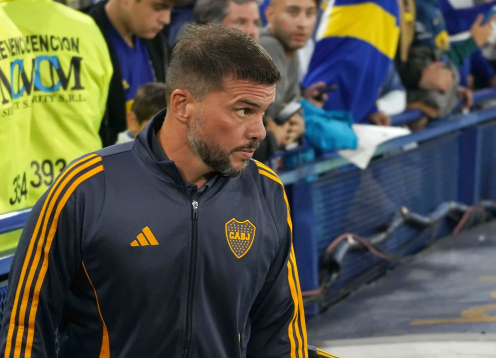 Mariano Herrón prepara el equipo para enfrentar a Independiente y planea una estocada en el corazón del «Rojo»