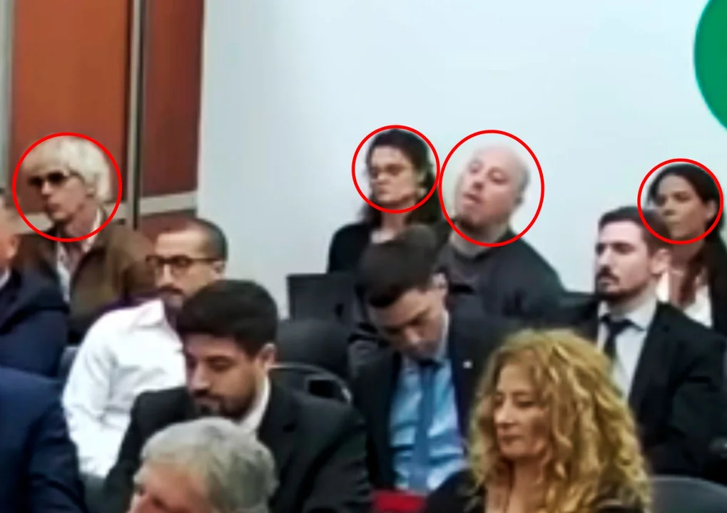 Un video muestra a quienes filmaron el documental sobre el juicio por la muerte de Maradona