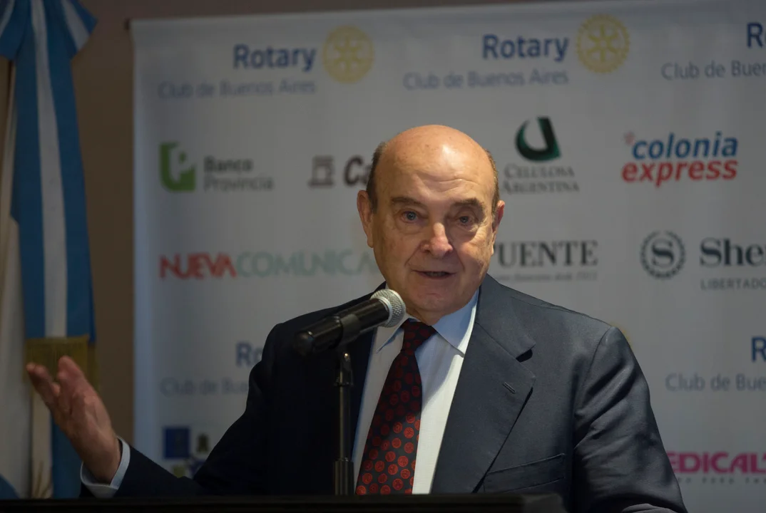 Cavallo apoyó la compra de reservas para sostener la desinflación aunque el dólar oficial no baje de $1000