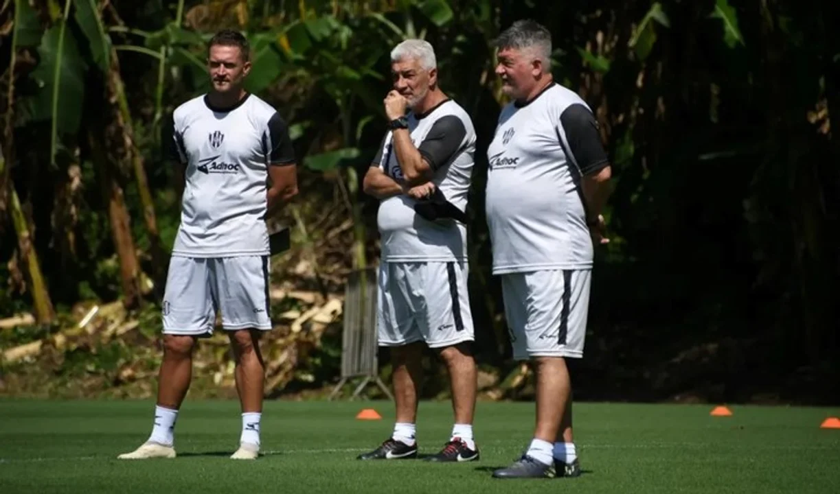 Susto en Cúcuta: se descompensó Walter De Felippe, hermano del entrenador de Central Córdoba