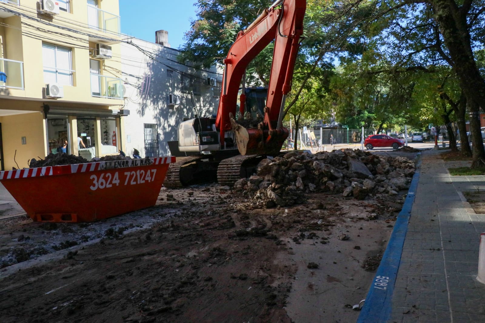 Nuevos conductos para solucionar problemas históricos en la calle Don Bosco, desde Italia  a Hernández 