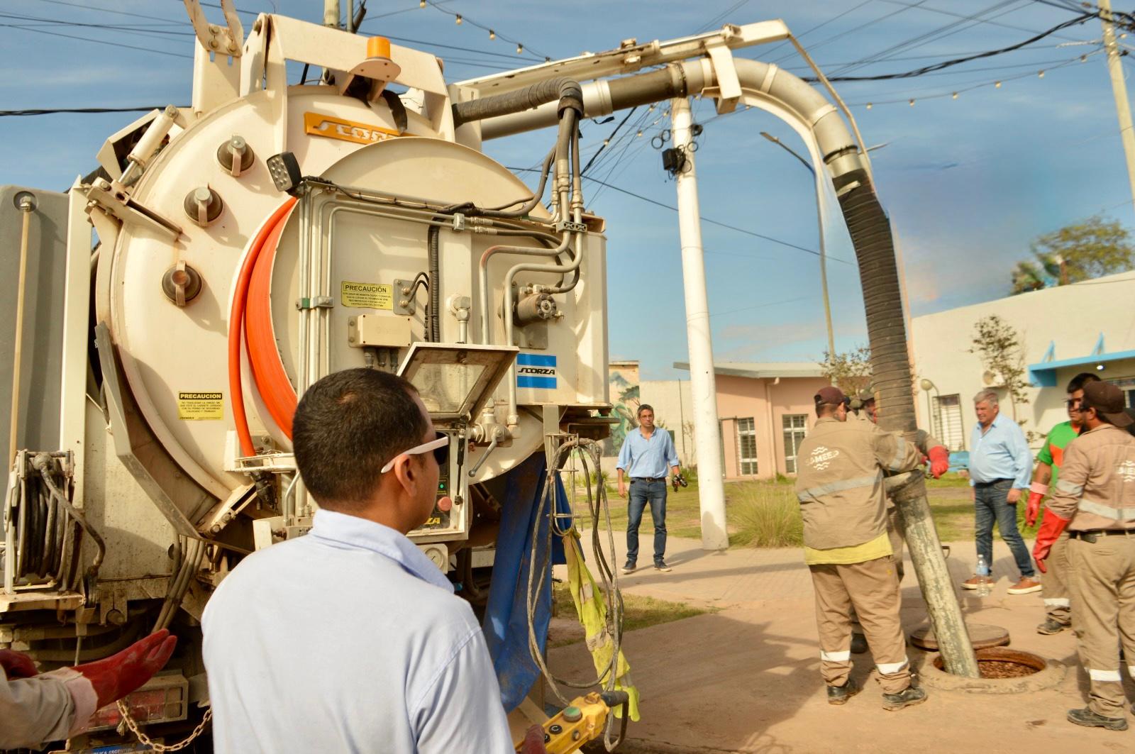 Juan J. Castelli: SAMEEP restableció el servicio de cloacas