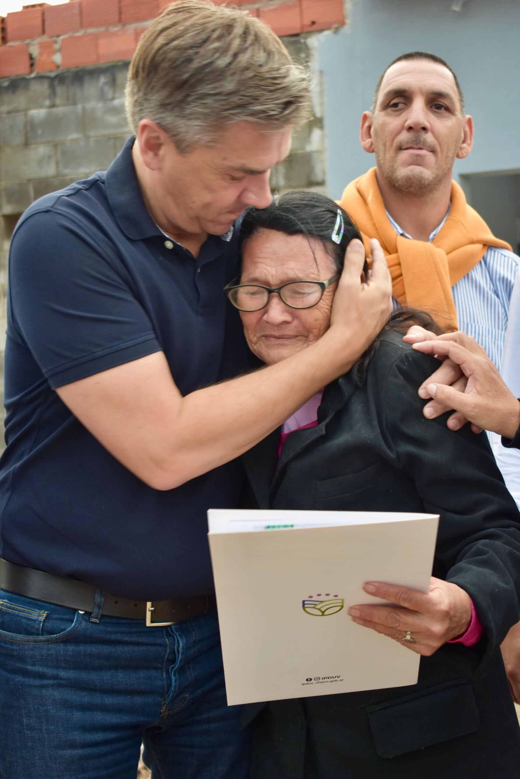 Los sueños se cumplen: el Gobernador Zdero entregó viviendas a familias de Fontana