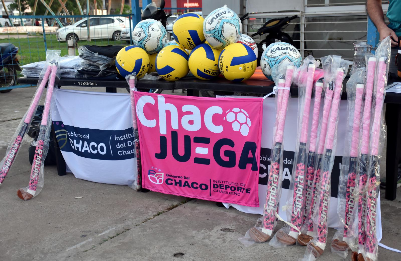 El Instituto del Deporte Chaqueño entregó elementos en el Parque Urbano Tiro Federal
