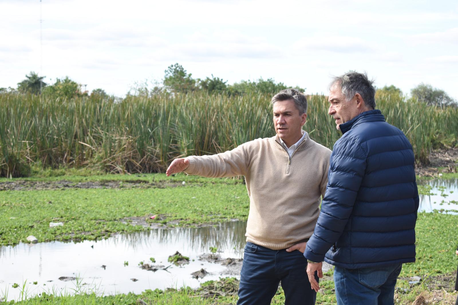 Repavimentación de la Av. 9 de Julio: continúan los trabajos de limpieza en lagunas y canales de La Liguria