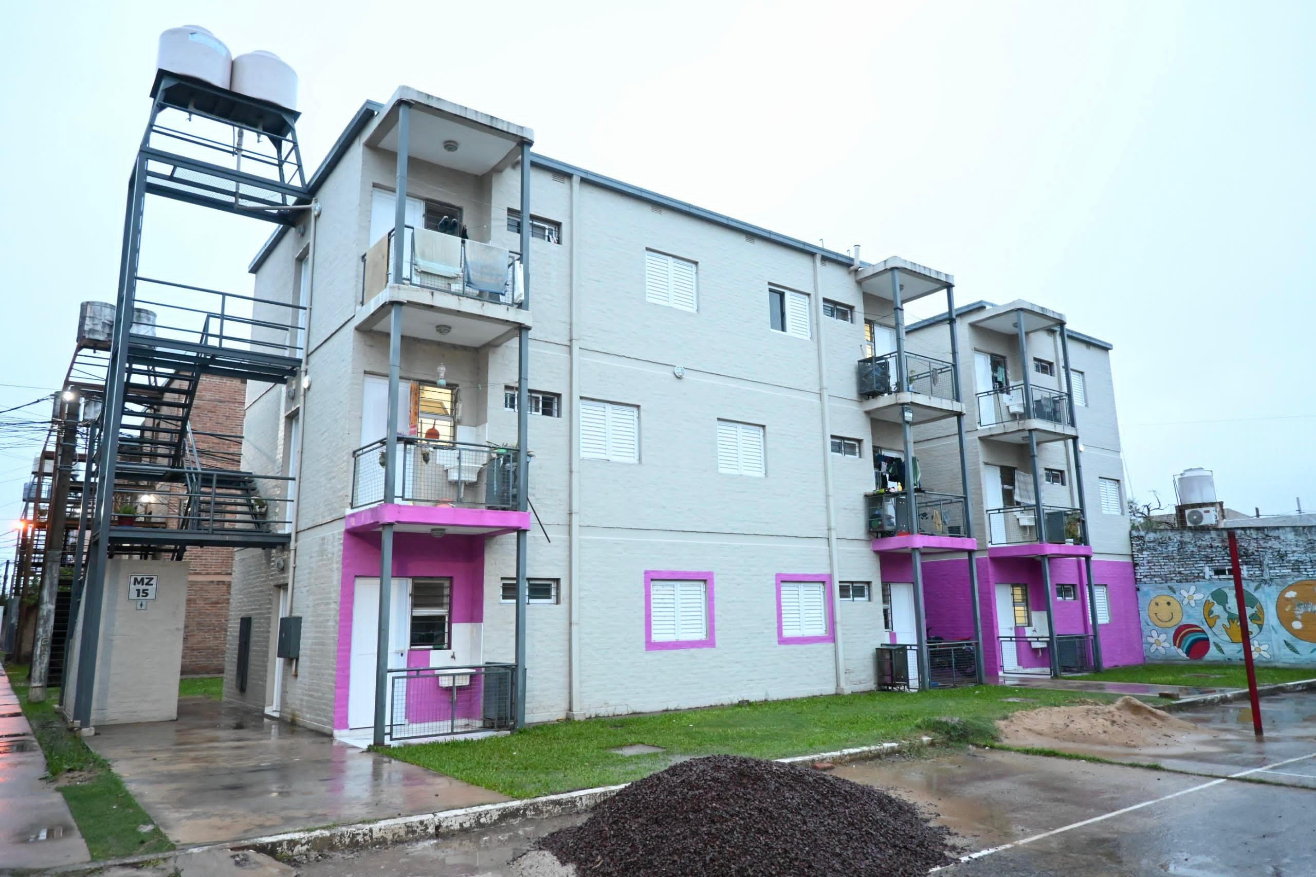 El Gobernador Zdero constató el avance de la renovación y ampliación de la Residencia Estudiantil N°1 en Resistencia