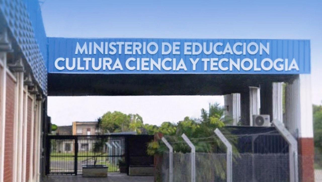 Educación reitera que la jubilación de agentes administrativos y docentes apunta a la defensa de sus derechos laborales