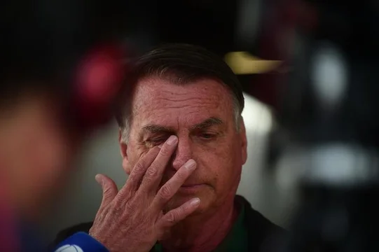 La Policía Federal de Brasil acusó a Bolsonaro y a su hijo de comandar una red de espionaje ilegal