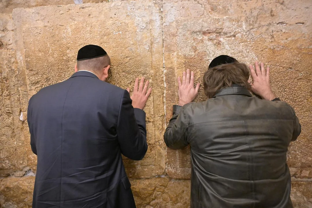 Javier Milei llegó a Israel y fue a visitar el Muro de los Lamentos