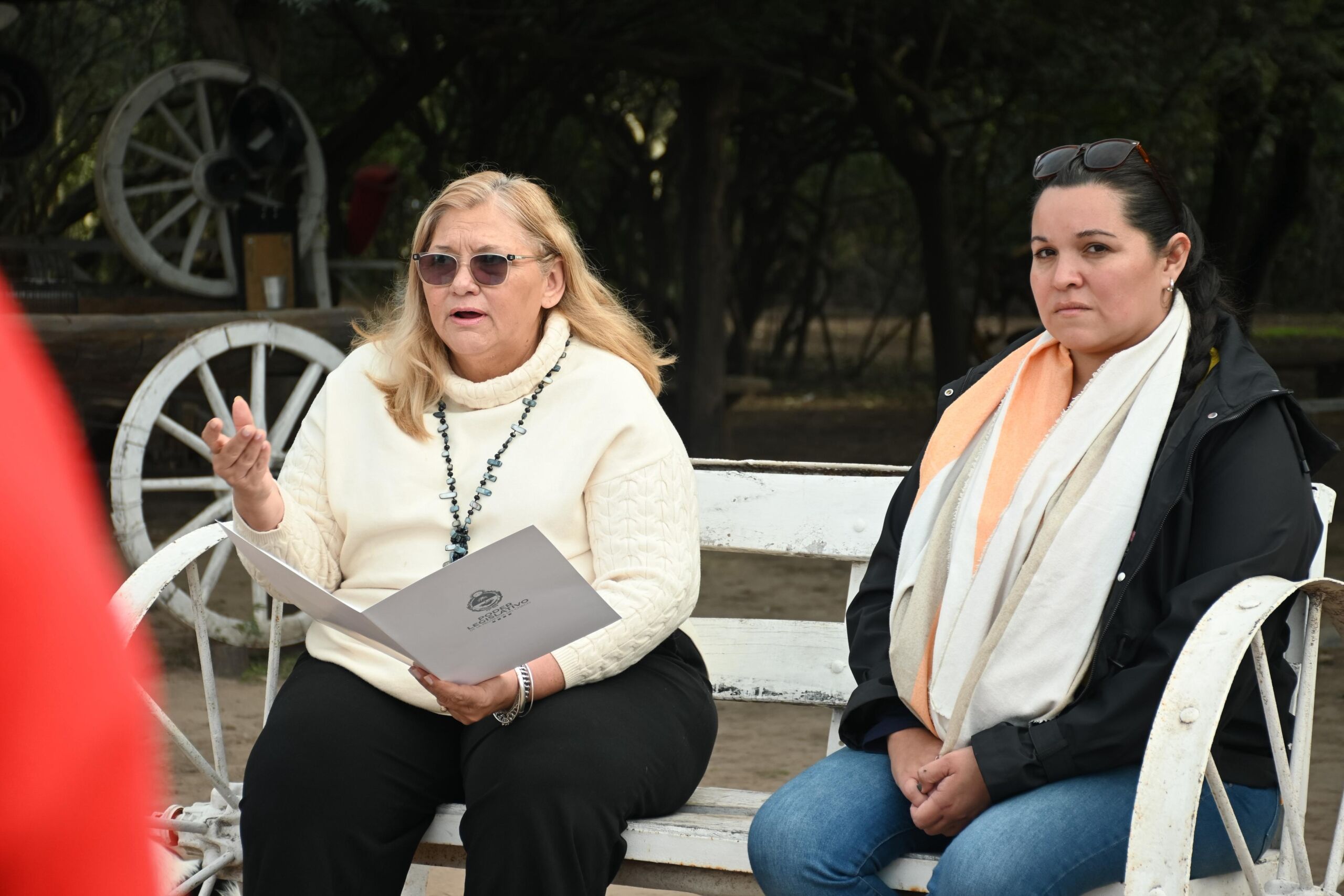 Carmen Delgado visitó el centro de equinoterapia en la estancia La Querencia