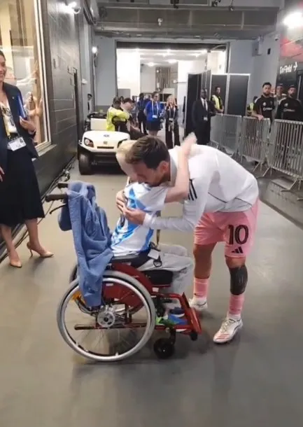 (Video) El gran gesto de Lionel Messi con un chico con capacidades diferentes: qué hizo