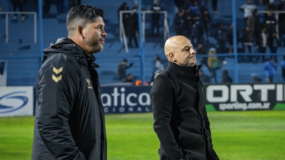Temblor en el Calamar: Platense se queda sin entrenadores de forma sorpresiva