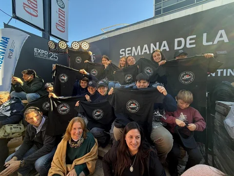Un grupo de alumnos de Corrientes ganó el concurso «Fans de la Carne» en la Rural