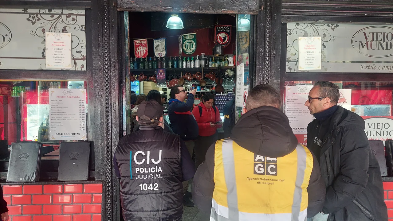 El repugnante y clandestino menú de un restaurante porteño: vendían carne de carpincho, yacaré y ranas