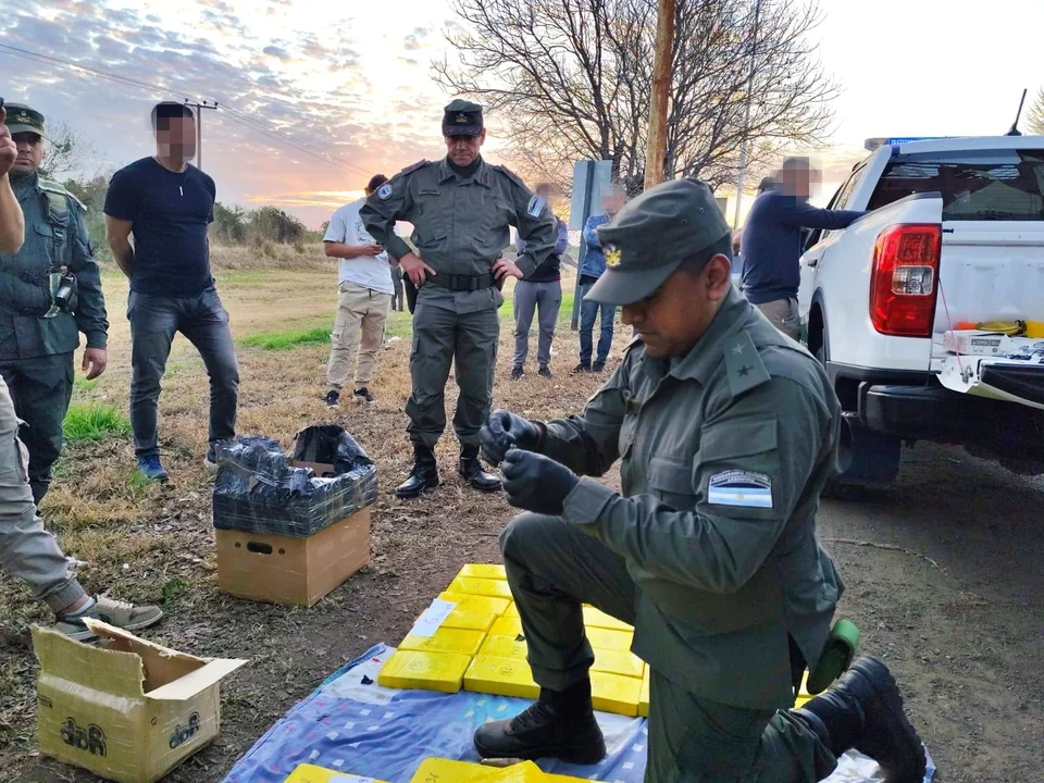 Detectan un camión con 172 kilos de cocaína y detienen a cinco integrantes de una banda narco