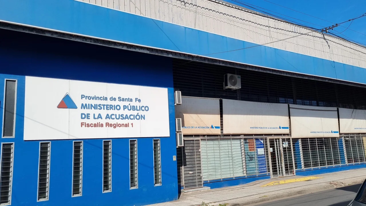 Santa Fe: golpeó con una botella rota a la ex pareja de su madre y lo condenaron