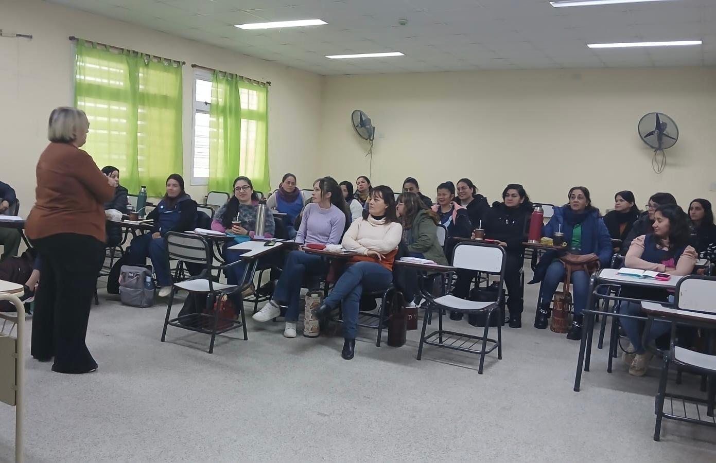 Educación: iniciaron los ateneos didácticos en alfabetización para docentes