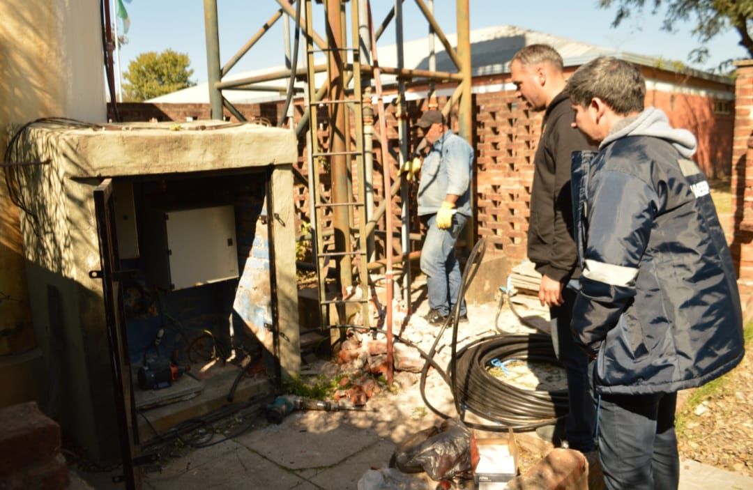 Trabajo rápido y eficaz: SAMEEP solucionó el problema de agua, en complejo educativo de Fontana