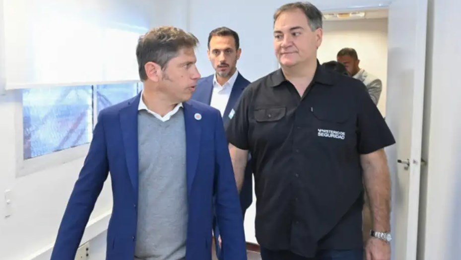 «Confabulación»: desplazaron a 24 policías bonaerenses vinculados a candidato de LLA