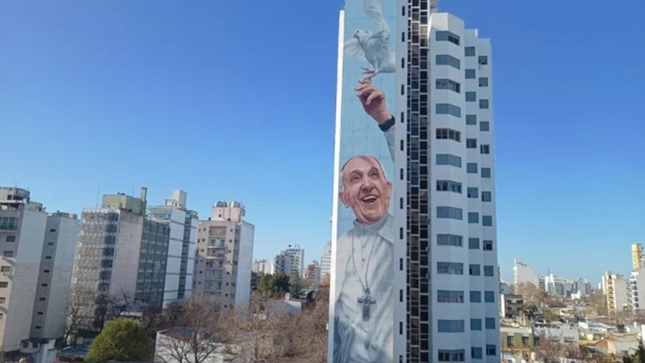 Inauguraron en La Plata el mural más grande del mundo dedicado al papa Francisco